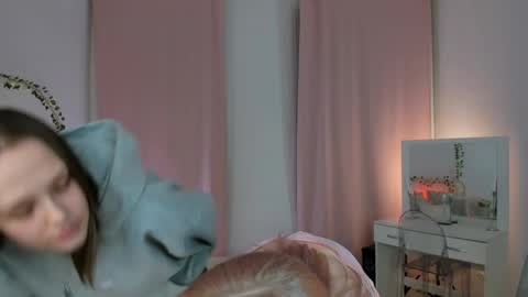 Lisa blonde  Alisa brunette online show from 04-18-26, 07:07