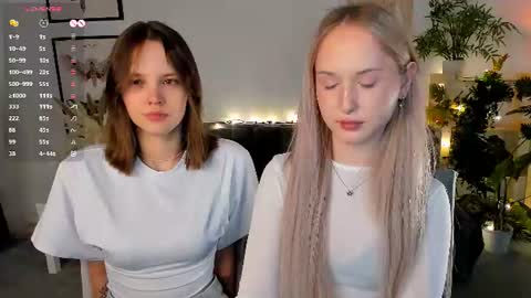 Snapshot of lisaluve chatting on 07-25-26, 09:34 Lisa blonde Alisa brunette online show from 07-25-26, 09:34