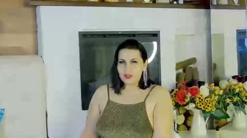 Snapshot of lisamaze chatting on 01-10-25, 09:10 SofiaHanson online show from 01-10-25, 09:10