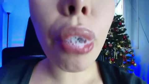 Lisbet online show from 12-26-24, 10:09