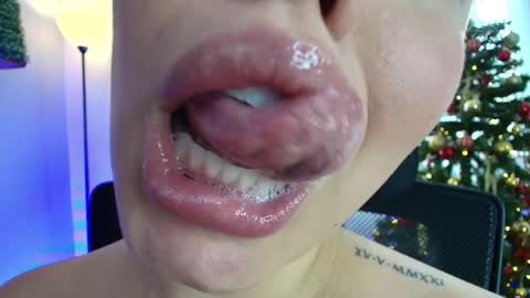 Lisbet online show from 12-27-24, 06:42