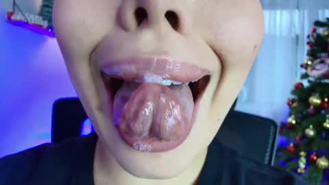 Lisbet online show from 12-30-24, 10:34