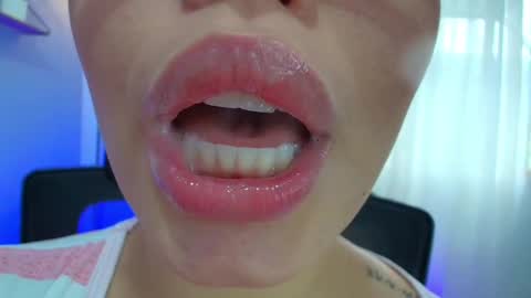 Lisbet online show from 02-07-25, 02:58