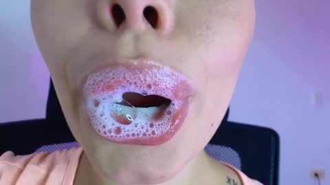 Lisbet online show from 11-21-25, 10:41