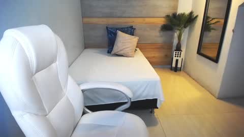 Liseth Fox online show from 12-21-24, 03:31