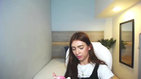 Liseth Fox online show from 01-17-25, 07:49