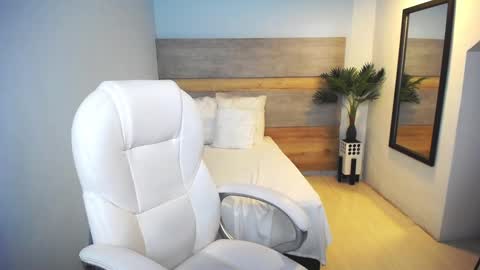 Liseth Fox online show from 02-04-25, 01:13