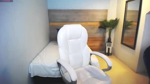 Liseth Fox online show from 02-19-25, 01:40