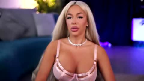 LisetteLuxe online show from 07-15-26, 07:19