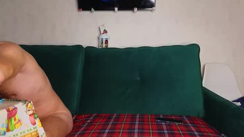 Snapshot of lisi4ka_basik33 chatting on 01-12-25, 02:56 Kris Maks online show from 01-12-25, 02:56