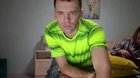 Snapshot of lisi4ka_basik33 chatting on 02-15-25, 03:42 Kris Maks online show from 02-15-25, 03:42