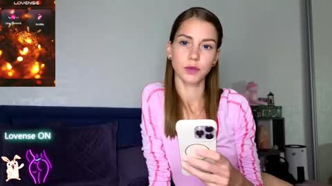 Snapshot of lisi4ka_basik33 chatting on 09-26-25, 03:16 Kris Maks online show from 09-26-25, 03:16