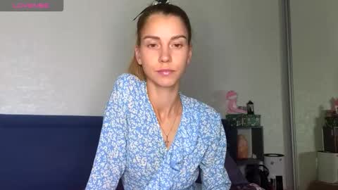 Snapshot of lisi4ka_basik33 chatting on 09-29-25, 04:45 Kris Maks online show from 09-29-25, 04:45