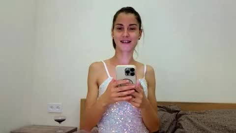 Snapshot of lisi4ka_basik33 chatting on 10-11-25, 05:22 Kris Maks online show from 10-11-25, 05:22