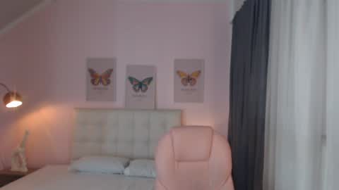 Snapshot of liss_black chatting on 01-02-25, 04:24 Andrea online show from 01-02-25, 04:24