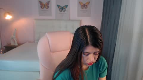 Snapshot of liss_black chatting on 01-03-25, 12:30 Andrea online show from 01-03-25, 12:30