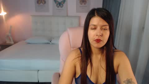 Snapshot of liss_black chatting on 01-06-25, 03:29 Andrea online show from 01-06-25, 03:29