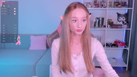Snapshot of lissa__fox chatting on 09-15-25, 12:49 lissa online show from 09-15-25, 12:49