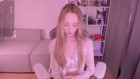 Snapshot of lissa__fox chatting on 10-06-25, 01:52 lissa online show from 10-06-25, 01:52