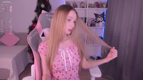 Snapshot of lissa__fox chatting on 12-14-25, 12:32 lissa online show from 12-14-25, 12:32