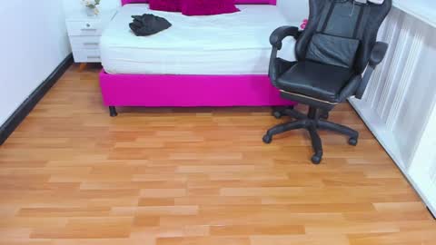 L I S S A  online show from 01-10-25, 09:55