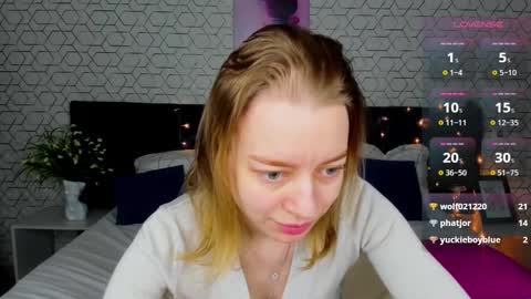 Snapshot of lissa_kitsune chatting on 12-28-24, 08:26 Lissa online show from 12-28-24, 08:26