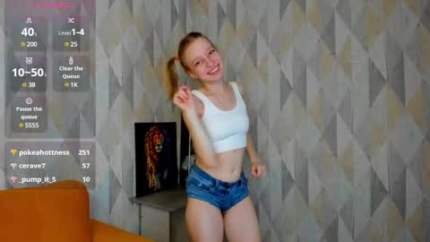 Snapshot of lissa_kitsune chatting on 01-19-25, 10:50 Lissa online show from 01-19-25, 10:50
