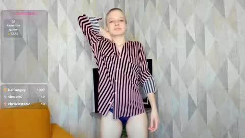 Snapshot of lissa_kitsune chatting on 02-21-25, 01:11 Lissa online show from 02-21-25, 01:11