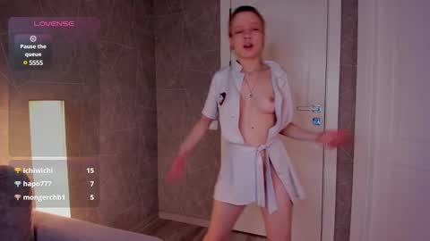 Snapshot of lissa_kitsune chatting on 03-05-25, 10:33 Lissa online show from 03-05-25, 10:33