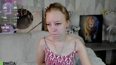 Snapshot of lissa_kitsune chatting on 09-23-25, 07:44 Lissa online show from 09-23-25, 07:44