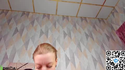 Snapshot of lissa_kitsune chatting on 10-12-25, 06:18 Lissa online show from 10-12-25, 06:18