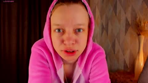 Snapshot of lissa_kitsune chatting on 05-18-26, 01:02 Lissa online show from 05-18-26, 01:02