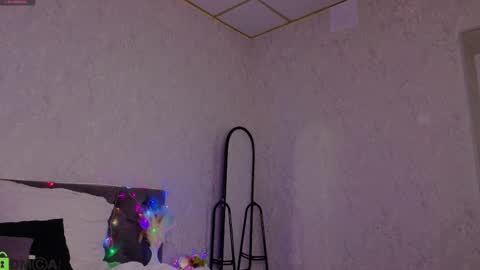 Snapshot of lissa_kitsune chatting on 05-20-26, 01:12 Lissa online show from 05-20-26, 01:12