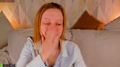 Snapshot of lissa_kitsune chatting on 05-22-26, 02:08 Lissa online show from 05-22-26, 02:08