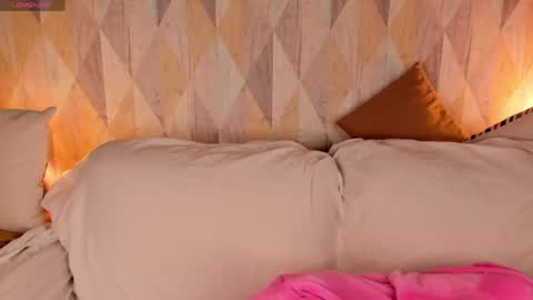 Snapshot of lissa_kitsune chatting on 05-27-26, 01:57 Lissa online show from 05-27-26, 01:57