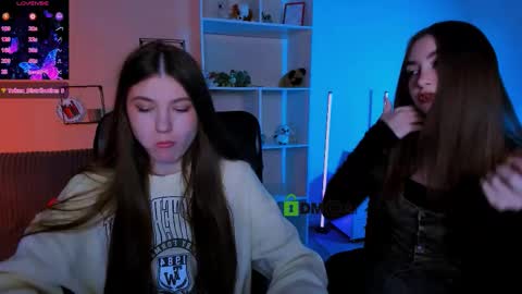 lissa_night online show from 10-14-25, 07:47