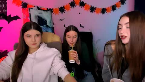 lissa_night online show from 10-25-25, 08:55