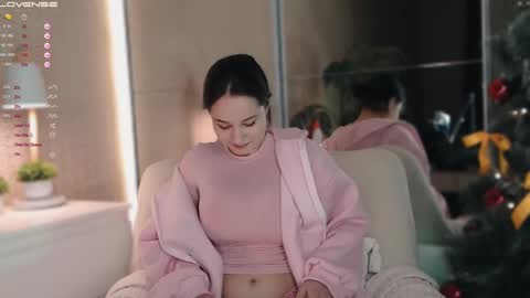 Snapshot of lissalarsson_ chatting on 12-26-24, 10:20 Lissa online show from 12-26-24, 10:20