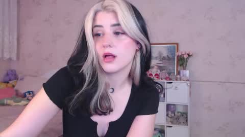 Alice Dont forget to thumbs up its very important  online show from 03-12-26, 02:56