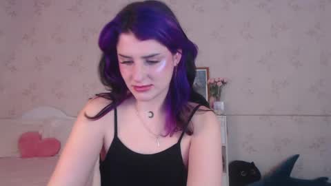 Alice Dont forget to thumbs up its very important  online show from 04-28-26, 09:25