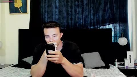 Natalia and alejandro online show from 11-19-25, 01:22