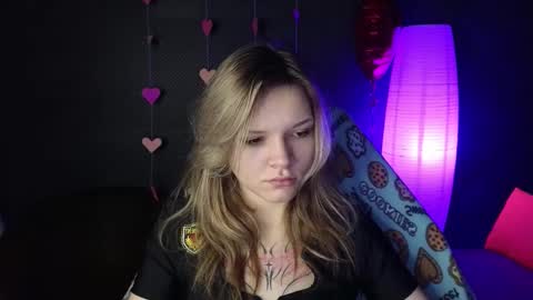 Snapshot of litabrom chatting on 02-17-25, 01:04 Lena online show from 02-17-25, 01:04