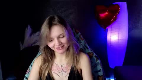 Snapshot of litabrom chatting on 03-05-25, 04:45 Lena online show from 03-05-25, 04:45