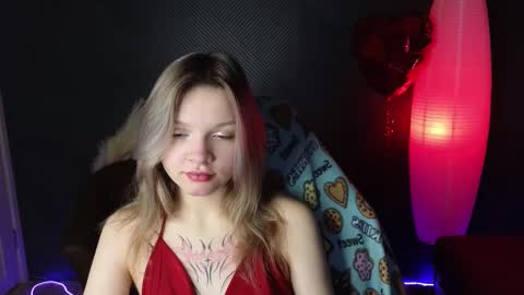 Snapshot of litabrom chatting on 03-06-25, 01:27 Lena online show from 03-06-25, 01:27