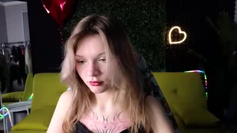 Snapshot of litabrom chatting on 03-10-25, 01:23 Lena online show from 03-10-25, 01:23