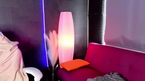 Snapshot of litabrom chatting on 09-25-25, 02:26 Lena online show from 09-25-25, 02:26