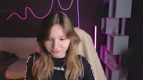 Snapshot of litabrom chatting on 10-10-25, 08:13 Lena online show from 10-10-25, 08:13