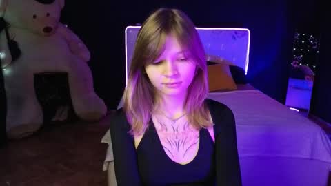 Snapshot of litabrom chatting on 11-12-25, 02:23 Lena online show from 11-12-25, 02:23