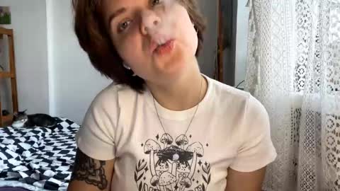 Snapshot of litamedino chatting on 09-22-25, 09:22 Rita online show from 09-22-25, 09:22