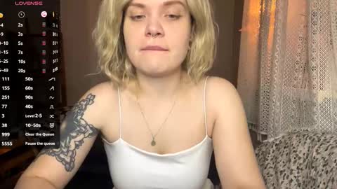 Snapshot of litamedino chatting on 11-18-25, 05:39 Rita online show from 11-18-25, 05:39